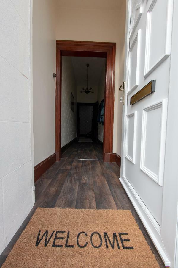 インヴァネスPeriod House / Entire Upstairs Flatアパートメント エクステリア 写真